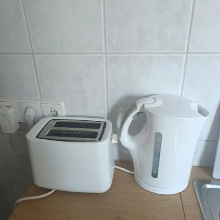 In 56 Qm Check-in,free Parking, Wifi , Tv, Full Kitchen * Hannover