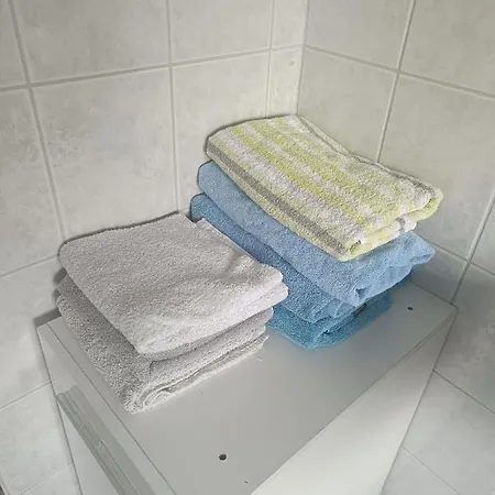 In Villa 60 Qm Apartment Max 4 Per, 24 Std Check-In,Free Parking, Wifi , Tv, * Hannover