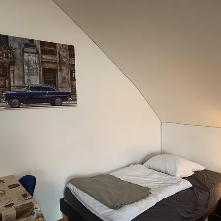 In Villa 60 Qm Apartment Max 4 Per, 24 Std Check-In,Free Parking, Wifi , Tv, Apartment Hannover