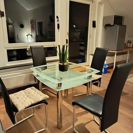 شقة In 56 Qm Check-in,free Parking, Wifi , Tv, Full Kitchen