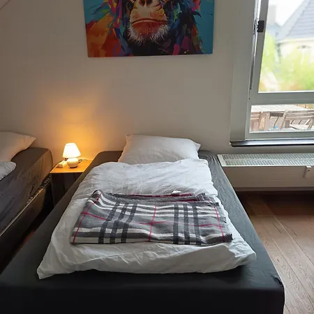In Villa 60 Qm Apartment Max 4 Per, 24 Std Check-In,Free Parking, Wifi , Tv, Apartment Hannover