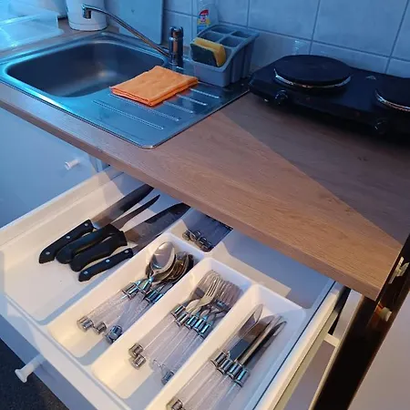 Appartement In 56 Qm Check-in,free Parking, Wifi , Tv, Full Kitchen Hanovre